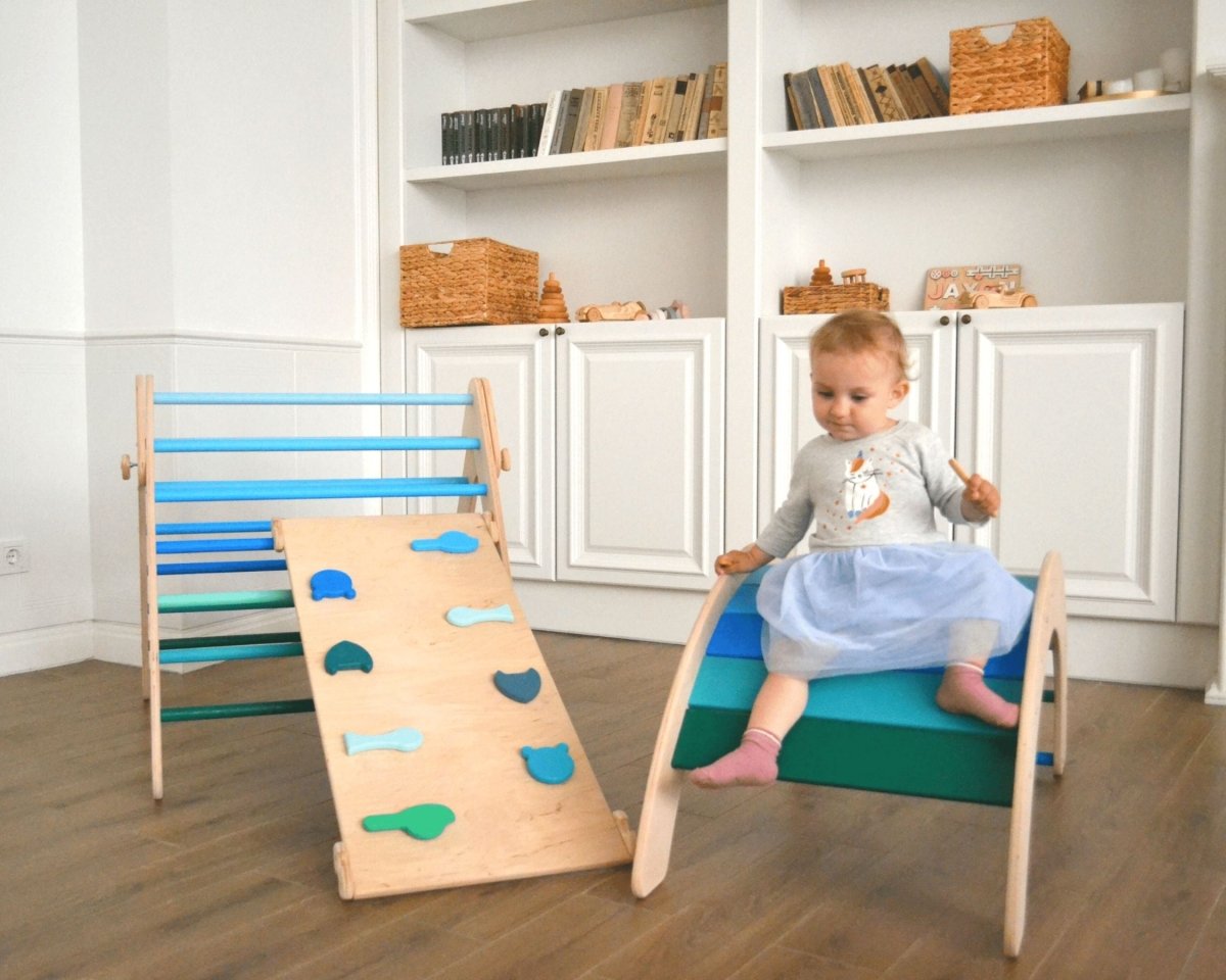 Pikler triangle and arch for kids’ room setup