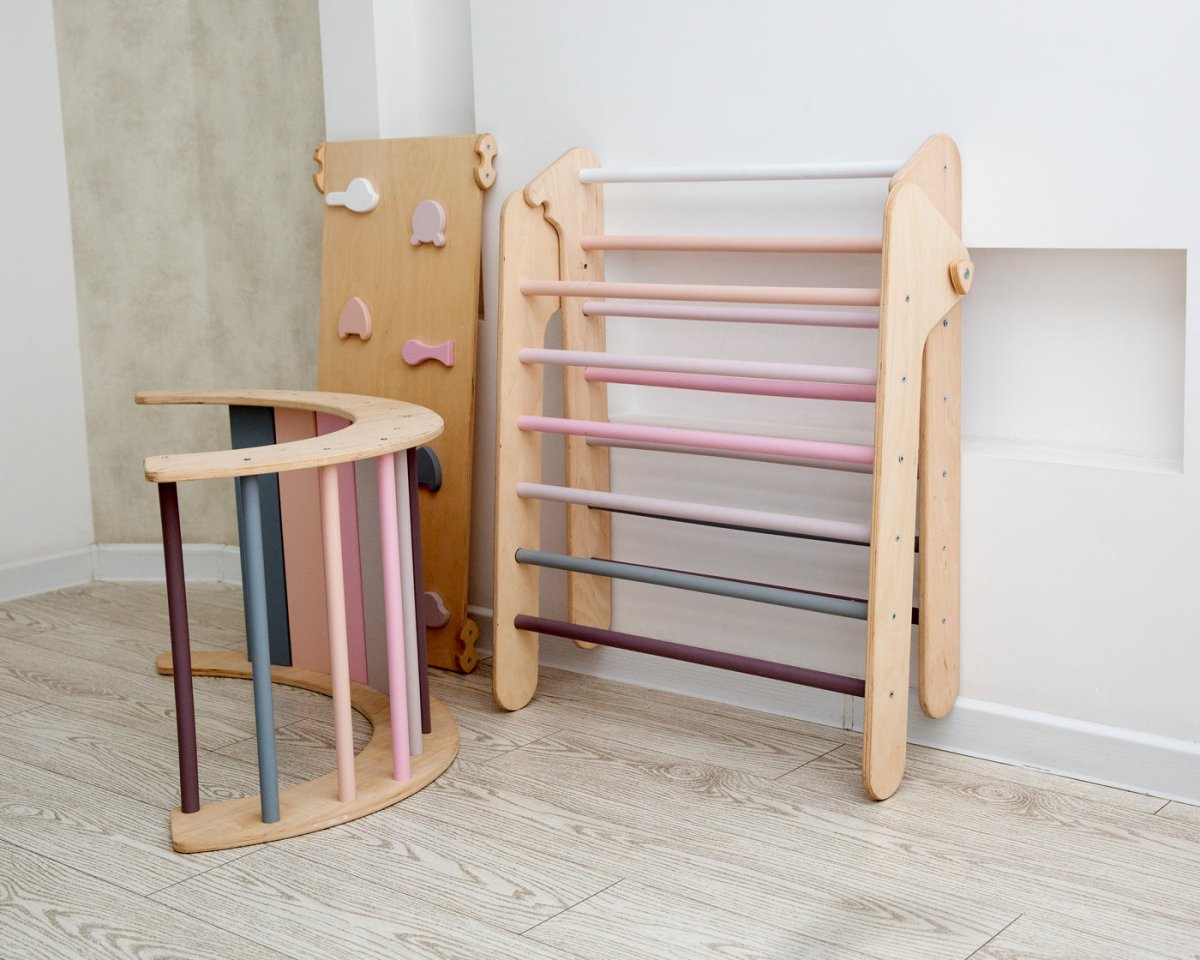 Foldable Pikler triangle with slide for toddlers